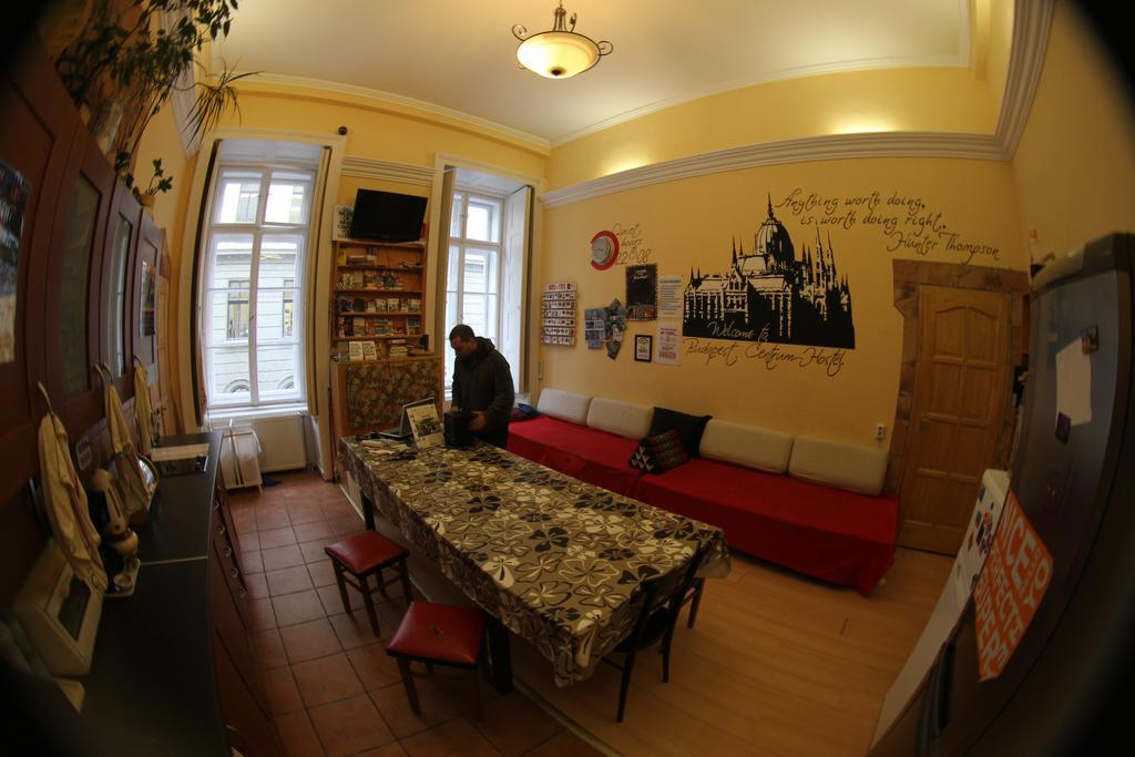 Budapest Centrum Cozy Hostel Exterior photo