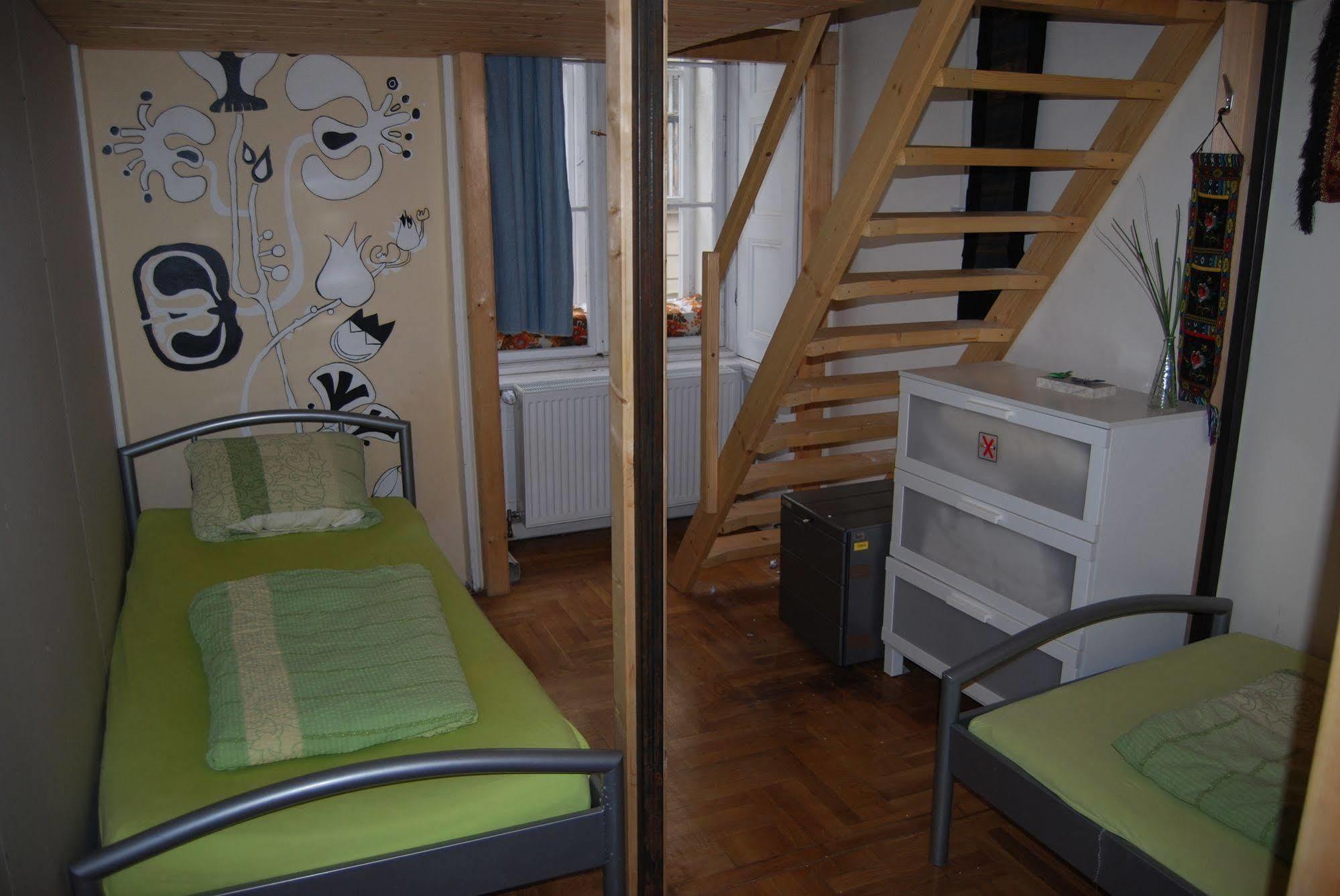 Budapest Centrum Cozy Hostel Exterior photo