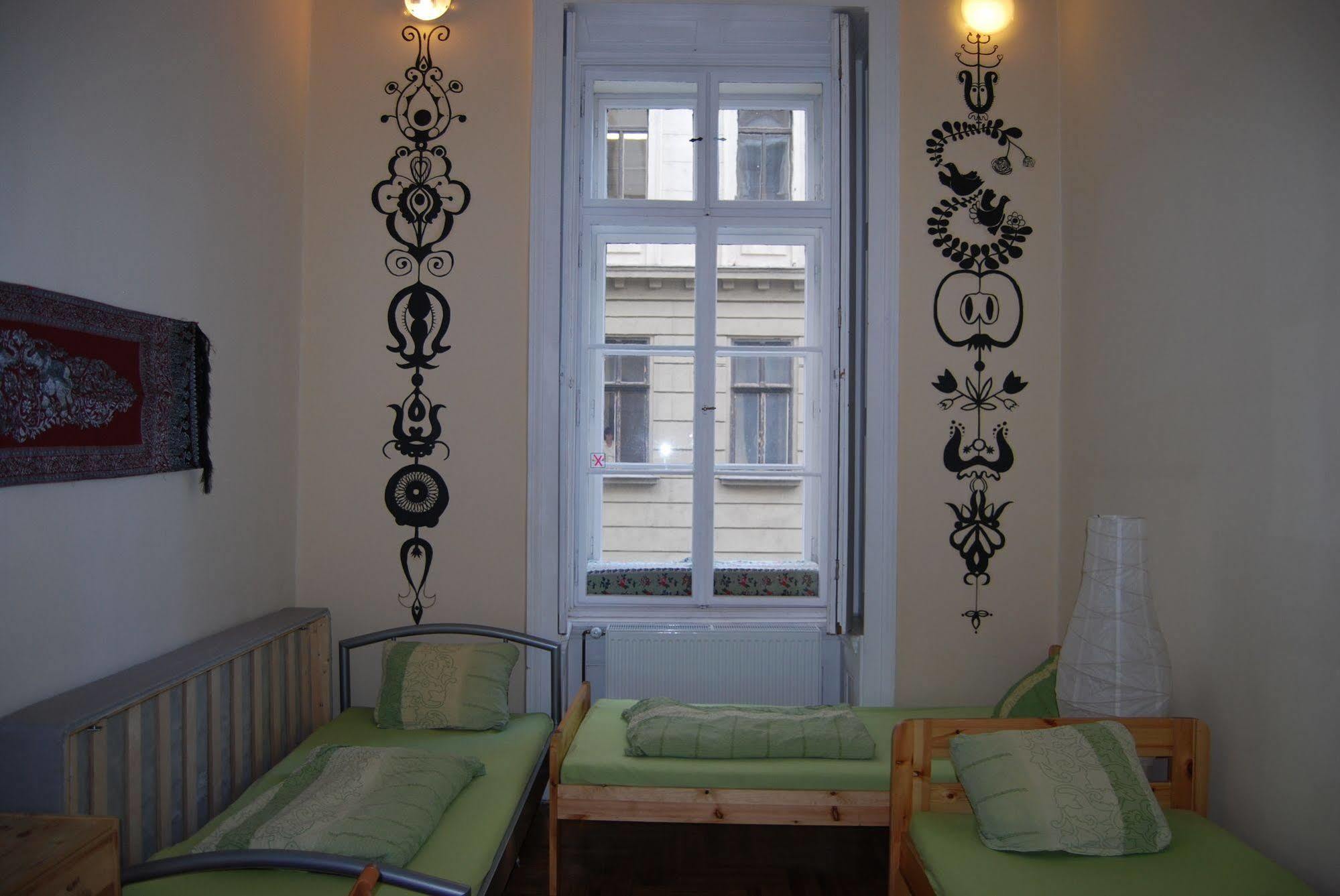 Budapest Centrum Cozy Hostel Exterior photo